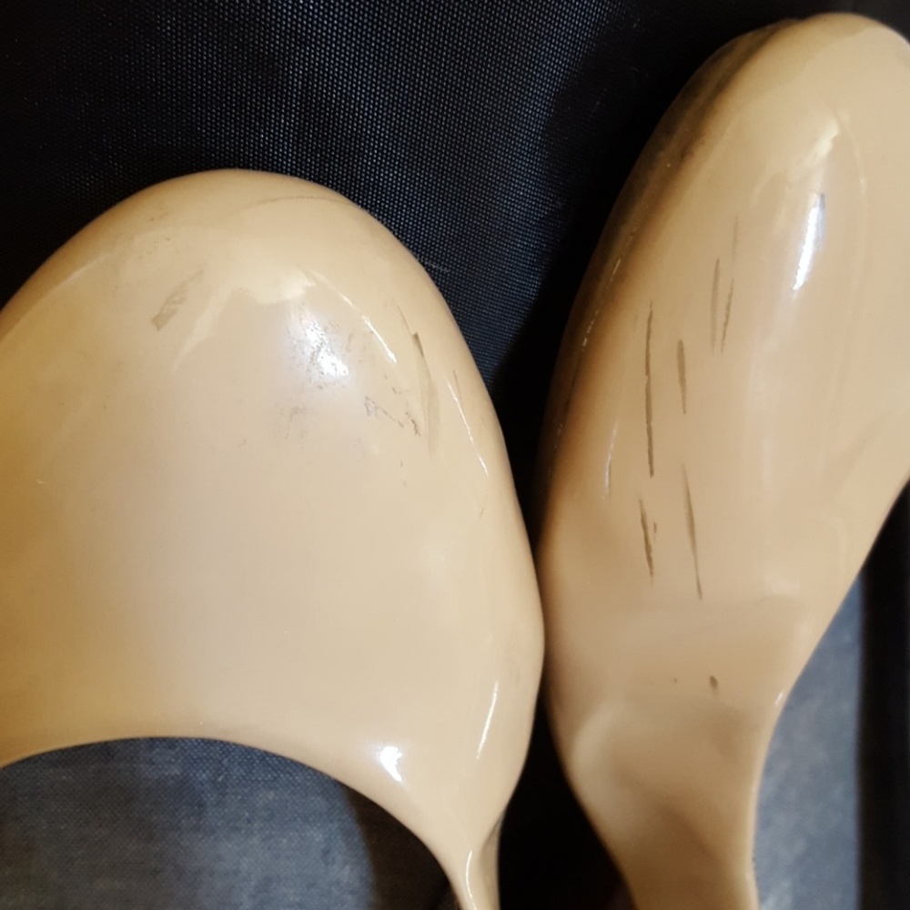 Flats - Picture 2 of 5